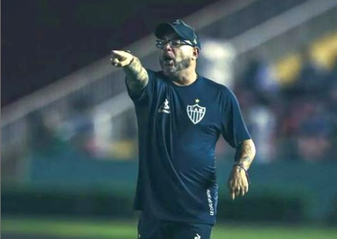 Atlético-MG completa dez jogos após queda de Turco com apenas duas vitórias