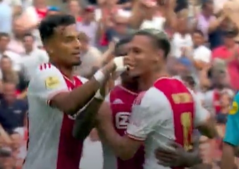 Ajax recusa 90 milhões de euros do Manchester United por Antony