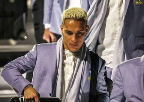 Antony volta a treinar e alivia lista de desfalques do Brasil contra Suíça