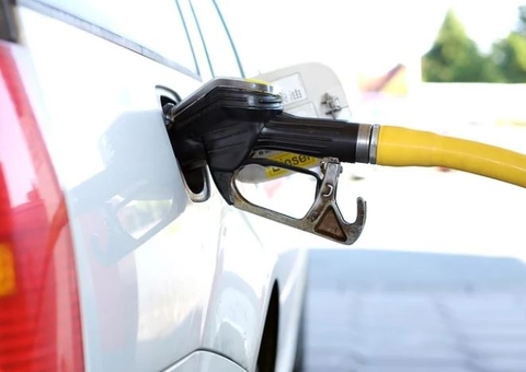 Petrobras e Acelen devem explicar aumento do preço dos combustíveis