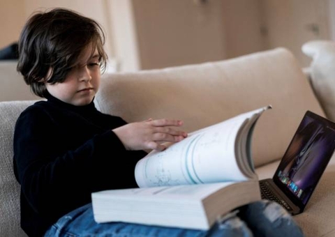 Formado em Física, garoto de 11 anos está sendo comparado ao Einstein 