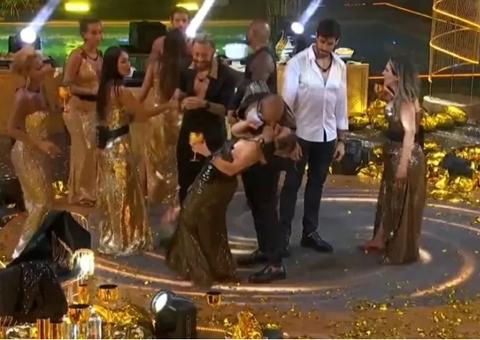 Ricardo 'trolla' brothers ao fingir beijo em Bruna; vídeo