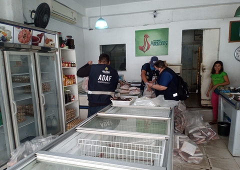 Mais de uma tonelada de mortadela e presunto vencidos são apreendidos em Manaus