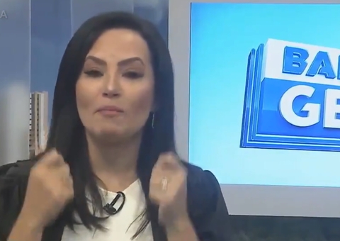 Apresentadora da Record revela que foi abusada na infância e chora ao vivo