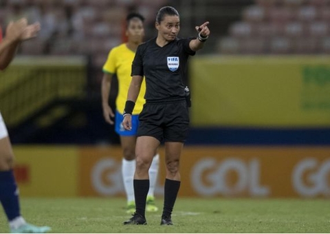 Novas orientações de arbitragem dividem técnicos no Brasil; veja frases