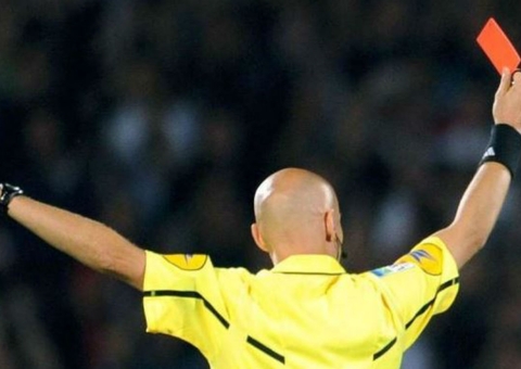 Árbitro de Brasil x Gana já irritou Neymar em derrota do PSG