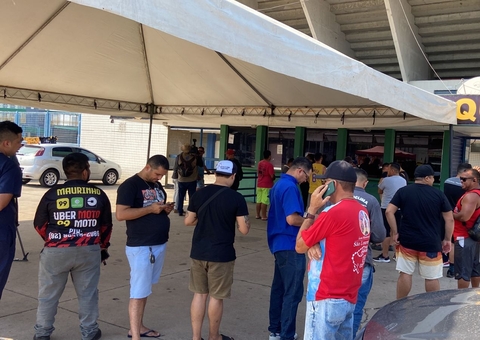 Ingressos para Amazonas FC x Botafogo-PB leva torcedores cedo à Arena