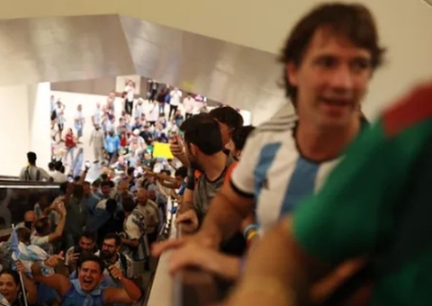 Jogadores da Argentina provocam o Brasil com música no vestiário
