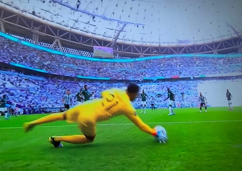 'Podíamos ter vencido por 5 a 0', diz Di María sobre derrota argentina
