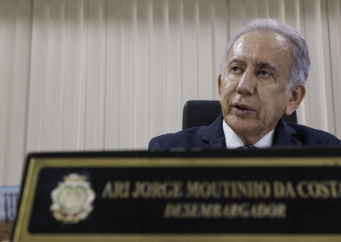 Supermercado de Manaus deve indenizar consumidor que teve carro danificado