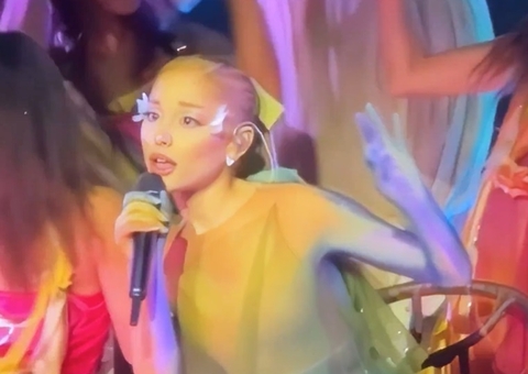 Ariana Grande posta teaser e fãs apostam em nova turnê