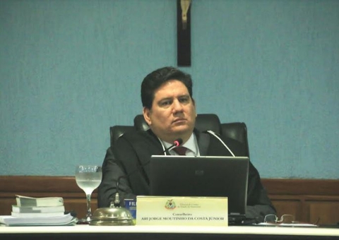 TCE-AM suspende contratação de R$ 8 milhões para publicidade no Detran