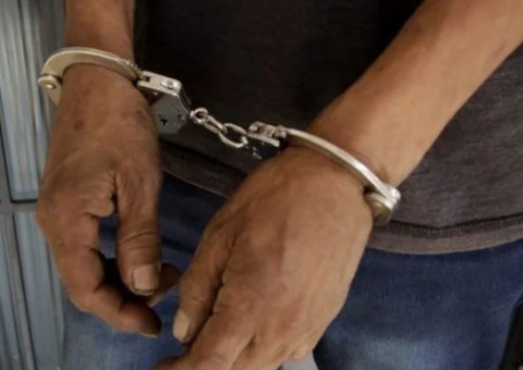 Após roubar motocicleta, dupla é perseguida e presa em Manaus