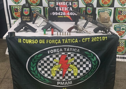 Armas e drogas são encontrados em casa abandonada no Japiim, em Manaus 