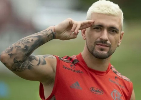 Flamengo renova contrato de Arrascaeta até 2026