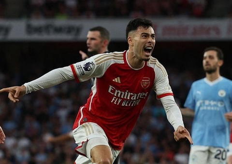 Arsenal bate City no fim com gol de Martinelli e quebra tabu pelo Inglês