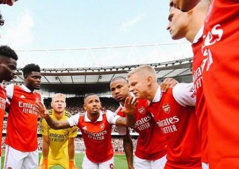 Arsenal sofre no segundo tempo, derrota Zurich e avança na Liga Europa