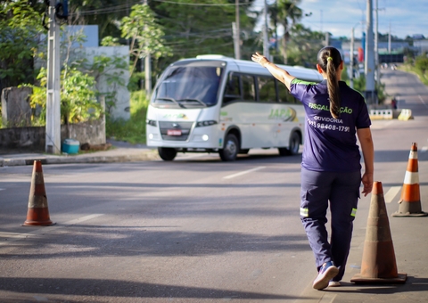 Fiscalização notifica motoristas por serviço de transporte clandestino