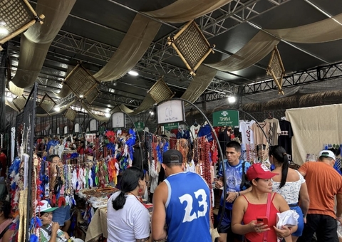 Mais de 80 mil pessoas já visitaram feira indígena no Festival de Parintins