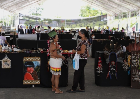Feira 'Povos Criativos' em Manaus encerra neste domingo com especial de Natal