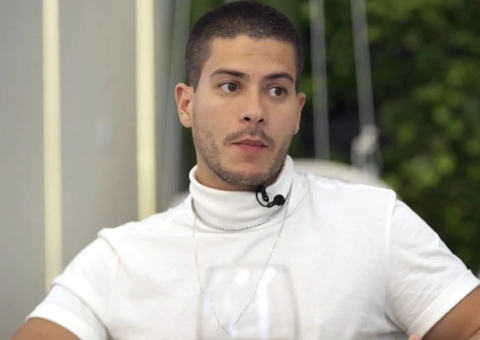 Arthur Aguiar se pronuncia sobre suposto fim de contrato com a Globo