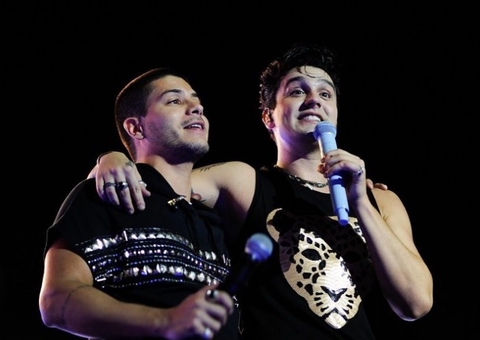 Após ataque de fãs, Arthur Aguiar desmente boato de que foi barrado em evento