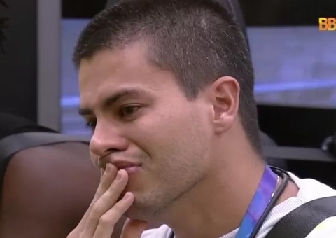 BBB22: Maíra Cardi emociona Arthur ao relembrar história com tia avó no presente do Anjo