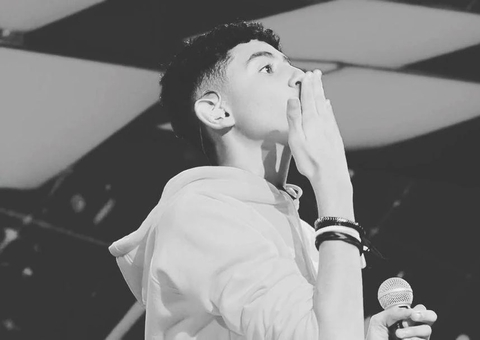 Morre aos 13 anos o cantor mirim Arthur Singer, do ‘Canta Comigo’