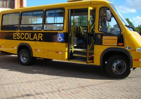 Mãe que perdeu filho atropelado por ônibus escolar terá pensão mensal