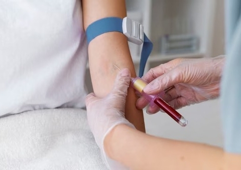 Mulher que perdeu força na mão por erro de injeção é indenizada; saiba como