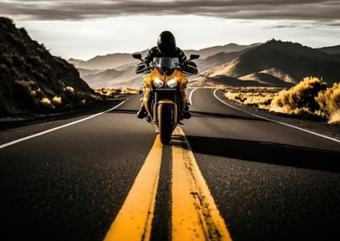 Mãe que assumiu infração do filho motoqueiro é condenada por falsidade ideológica