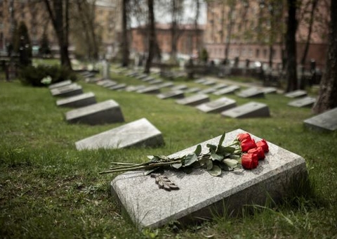 Prefeitura é condenada por violar túmulo e transferir restos mortais sem autorização