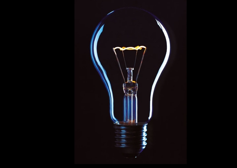 Conta de luz será 'bandeira vermelha 2' para baixa renda e de 'escassez hídrica' para os demais