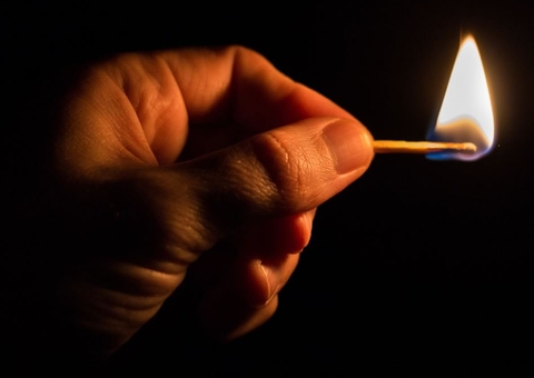 Quase 24h após temporal e apagão, bairros de Manaus continuam sem energia