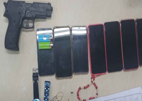 Trio é preso após usar arma falsa para assaltar passageiros de ônibus em Manaus