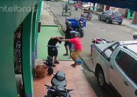 Câmera flagra assalto a distribuidora em plena luz do dia no Amazonas; Vídeo
