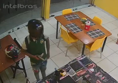 Dupla invade pastelaria e toca o terror durante assalto na Cidade Nova