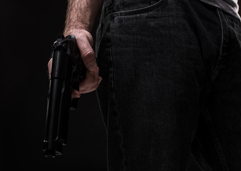 Grupo armado rende funcionários e assalta drogaria na Cachoeirinha