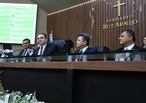 Aleam abre trabalhos da 20ª Legislatura com leitura de mensagem do governador