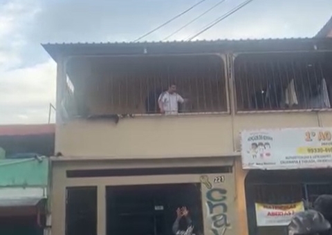 Em vídeo vigilante confessa ter matado vizinha: 'Mexeu com pai de família, tem que pagar'