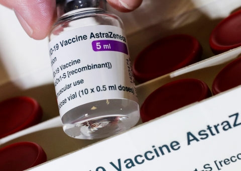 Saúde suspende vacinação de gestantes com o imunizante da AstraZeneca