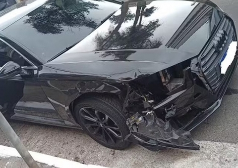 Atacante do Corinthians atropela mulher e tenta fugir após acidente em SP