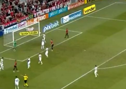 Com gol no fim, Athletico-PR vence clássico contra Coritiba