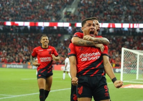 CBF vê acerto de árbitro em anulação de gol de Vidal por toque nos dedos