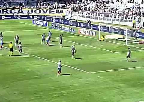 Atlético-MG vence com gol de Paulinho, e Bahia fica à beira do Z-4