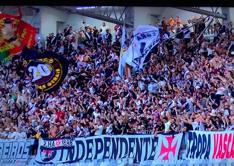 Vasco faz 2 gols em menos de 10 minutos e derrota o Atlético no Brasileirão