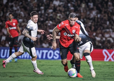 Corinthians cede empate a Atlético-GO em jogo com Yuri inspirado e expulsão