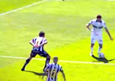 Atlético-MG marca no fim, vence o Coritiba e pode voltar ao G6