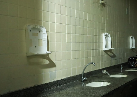 Terminais e estações de ônibus são alvos de vandalismo em Manaus