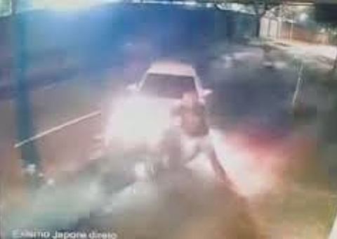 Motorista atropela criminosos em tentativa de assalto; veja vídeo
